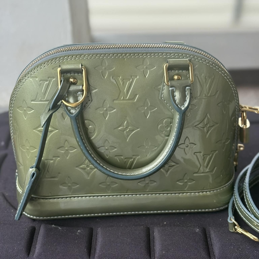 (SOLD)Authentic Louis Vuitton Vernis BB alma - Picture 12 of 12